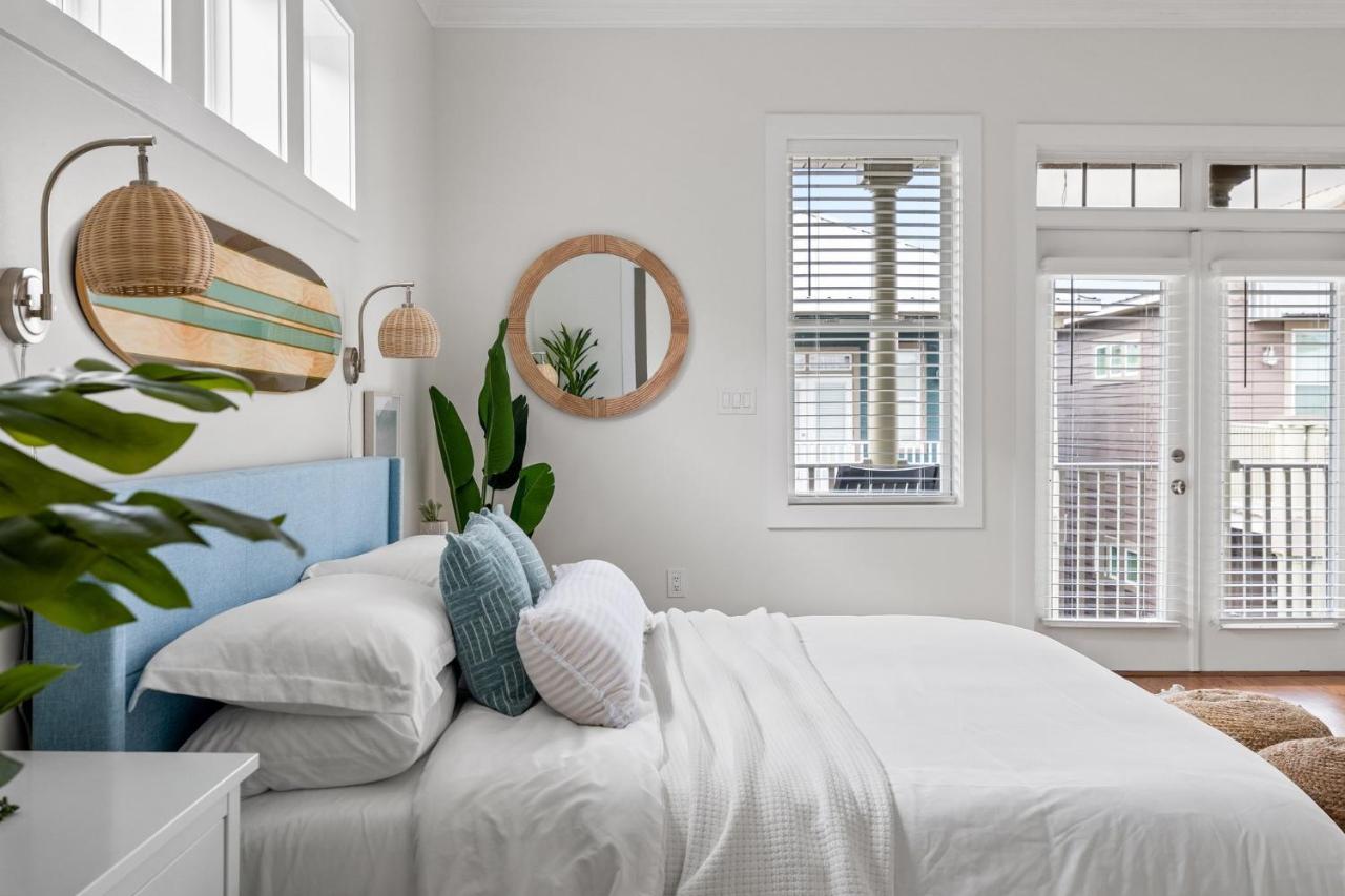 Crescent Moon Palace - A Luxury With Pool, Parking, Just Steps To The *